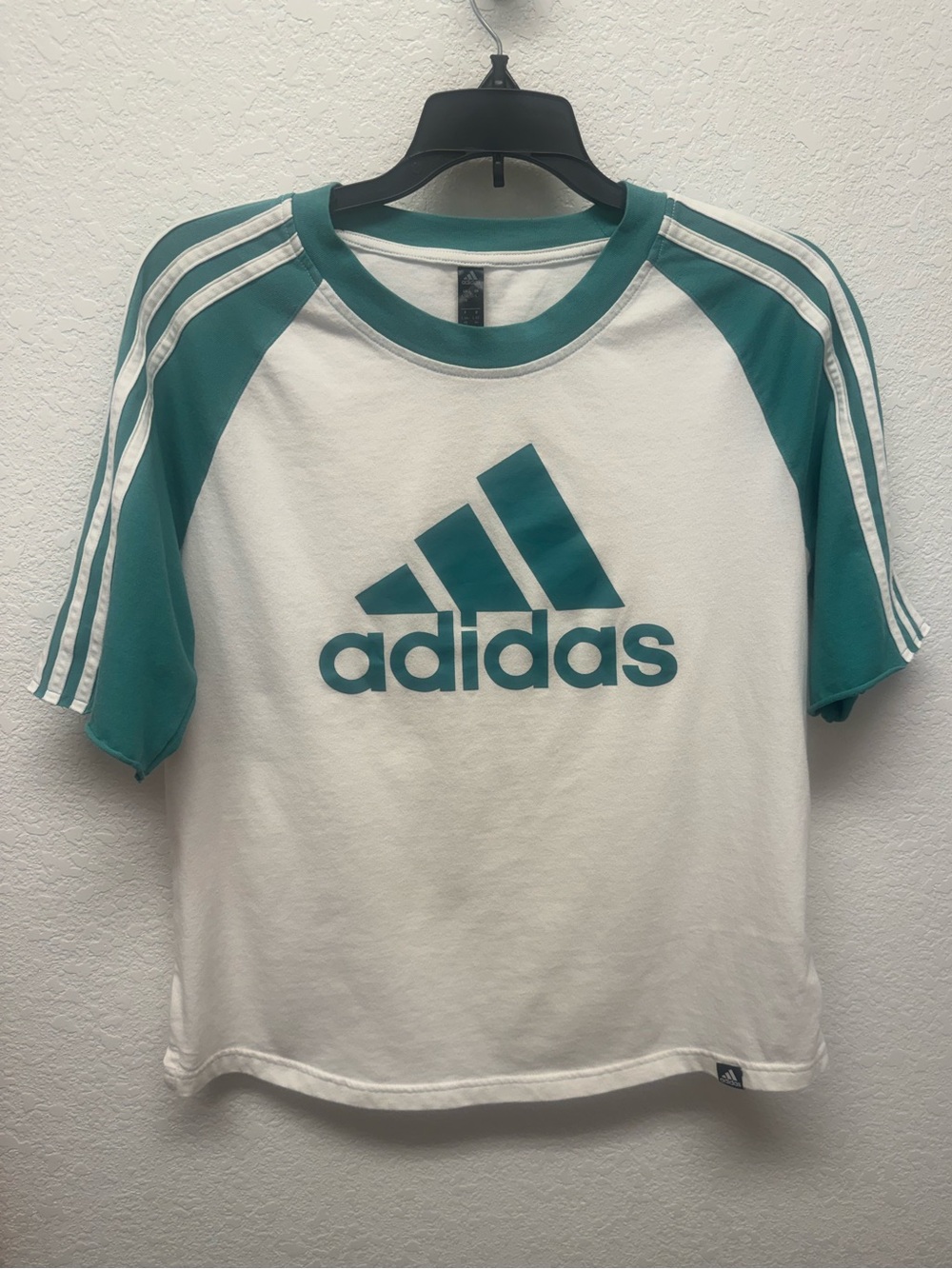 Adidas women’s size L White Green Striped Raglan T-Shirt sporty athleisure
